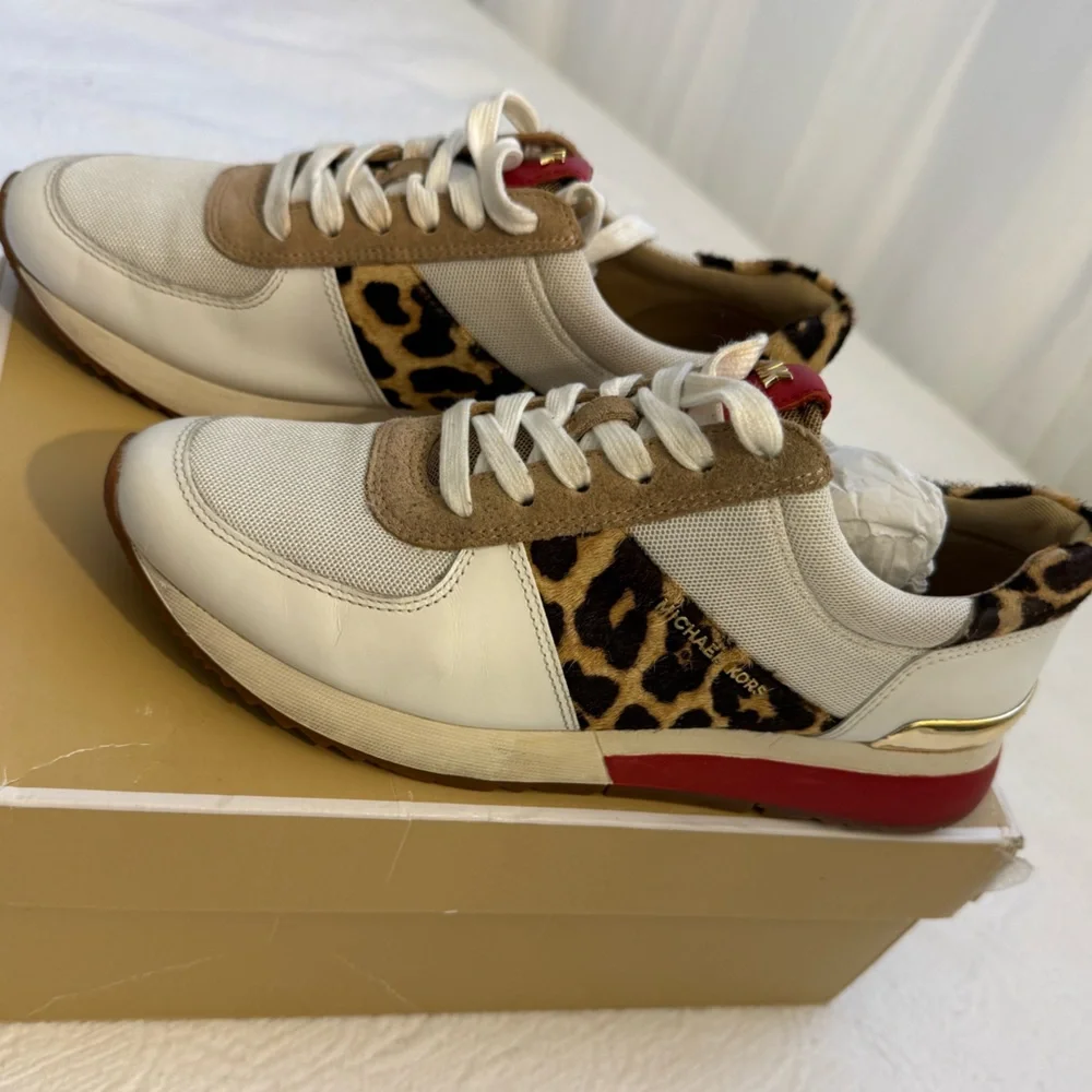 Michael Kors Ladies Allie Trainer Leather Sneakers Animal Print Details size 7 - Picture 4 of 9